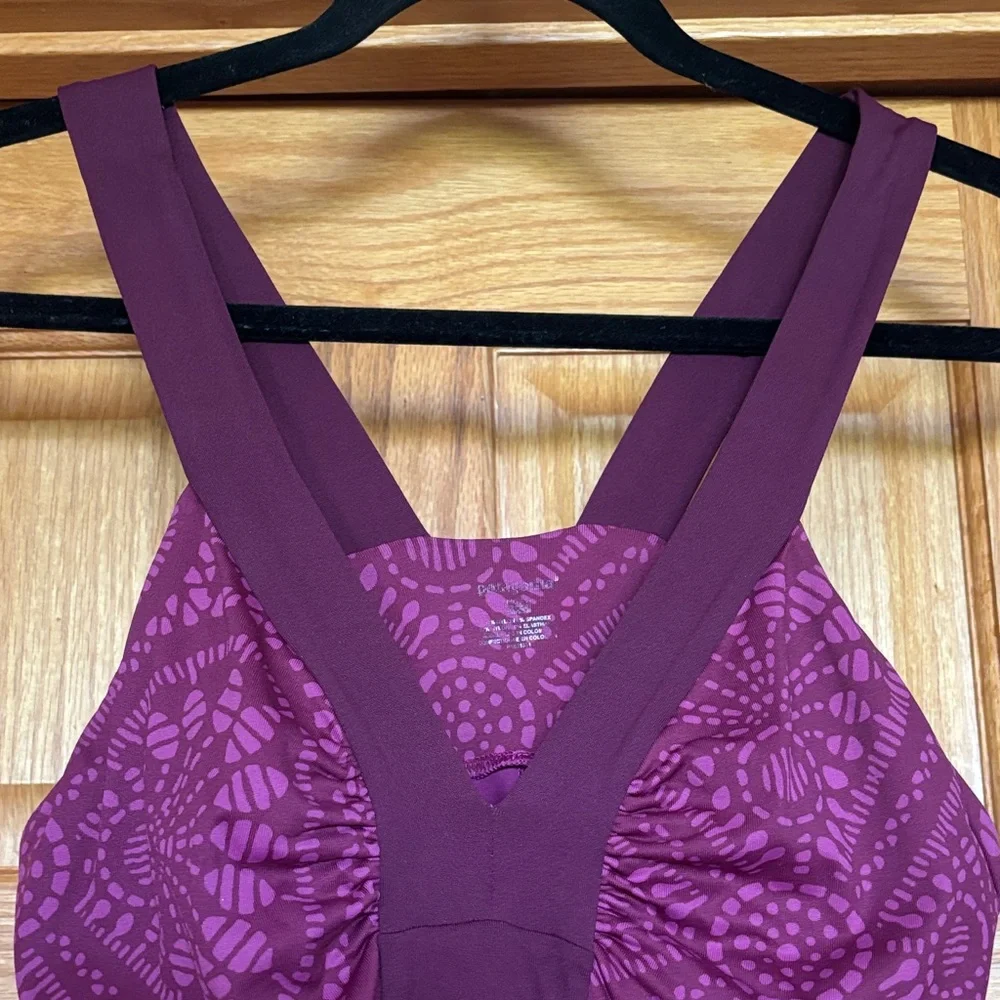 Women's V-Neck Patagonia Sleeveless Burgundy Dress - Picture 3 of 5